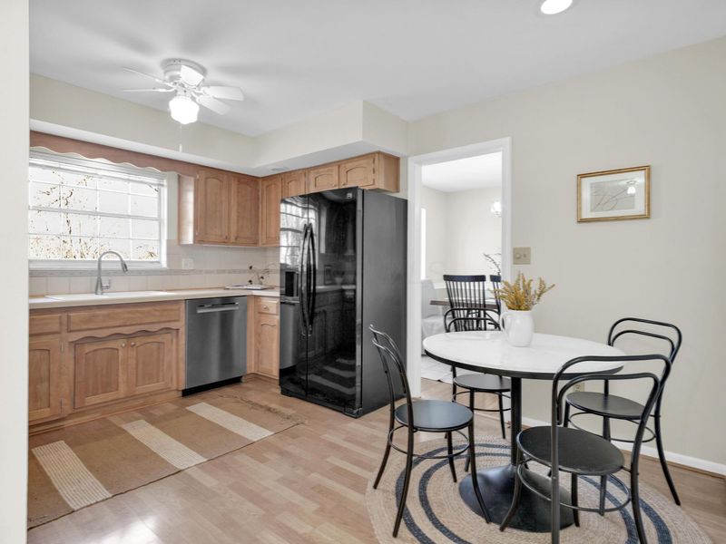 908 Clubview Boulevard N, Columbus, OH 43235 Photo 13