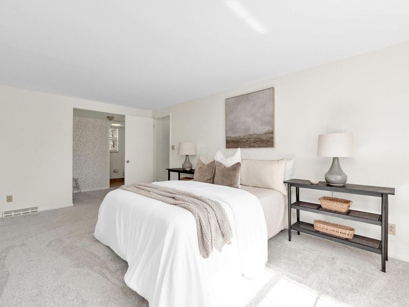 908 Clubview Boulevard N, Columbus, OH 43235 Photo 28