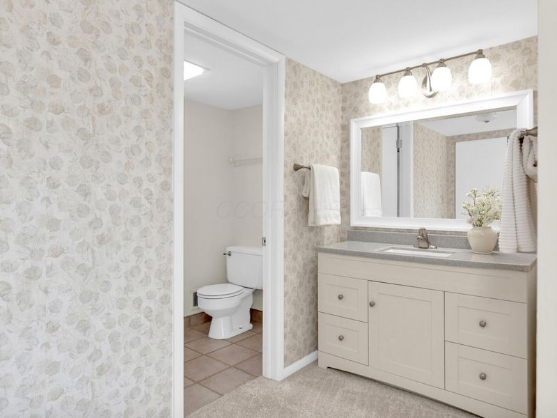 908 Clubview Boulevard N, Columbus, OH 43235 Photo 30