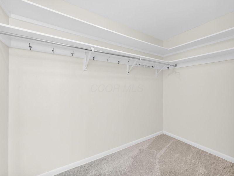 908 Clubview Boulevard N, Columbus, OH 43235 Photo 32