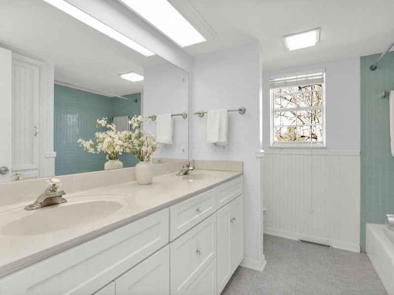 908 Clubview Boulevard N, Columbus, OH 43235 Photo 36