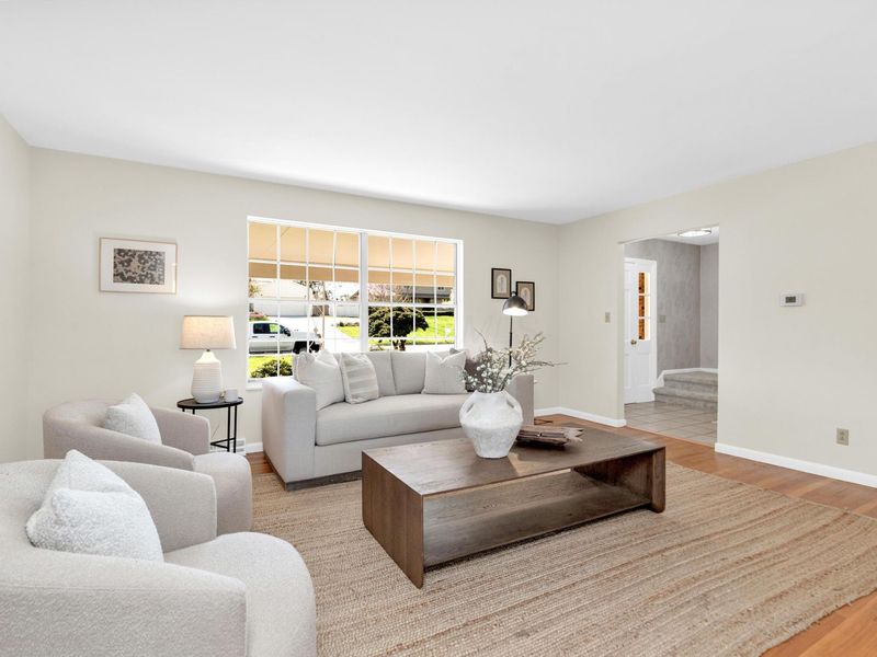 908 Clubview Boulevard N, Columbus, OH 43235 Photo 8