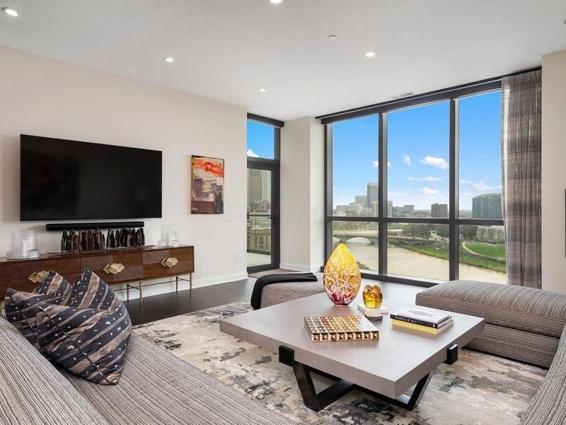 250 W Spring Street, Unit 1214, Columbus, OH 43215 Photo 2