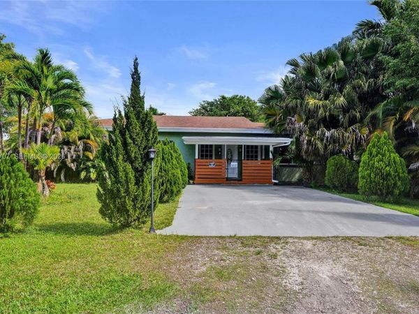 4790 SW 55th Ave, Davie, FL 33314