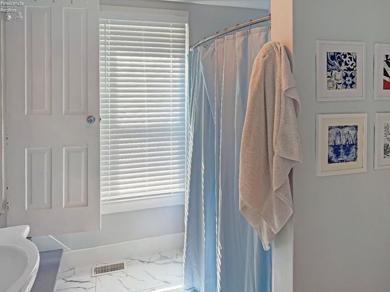 615 Neil Street, Sandusky, OH 44870 Photo 9