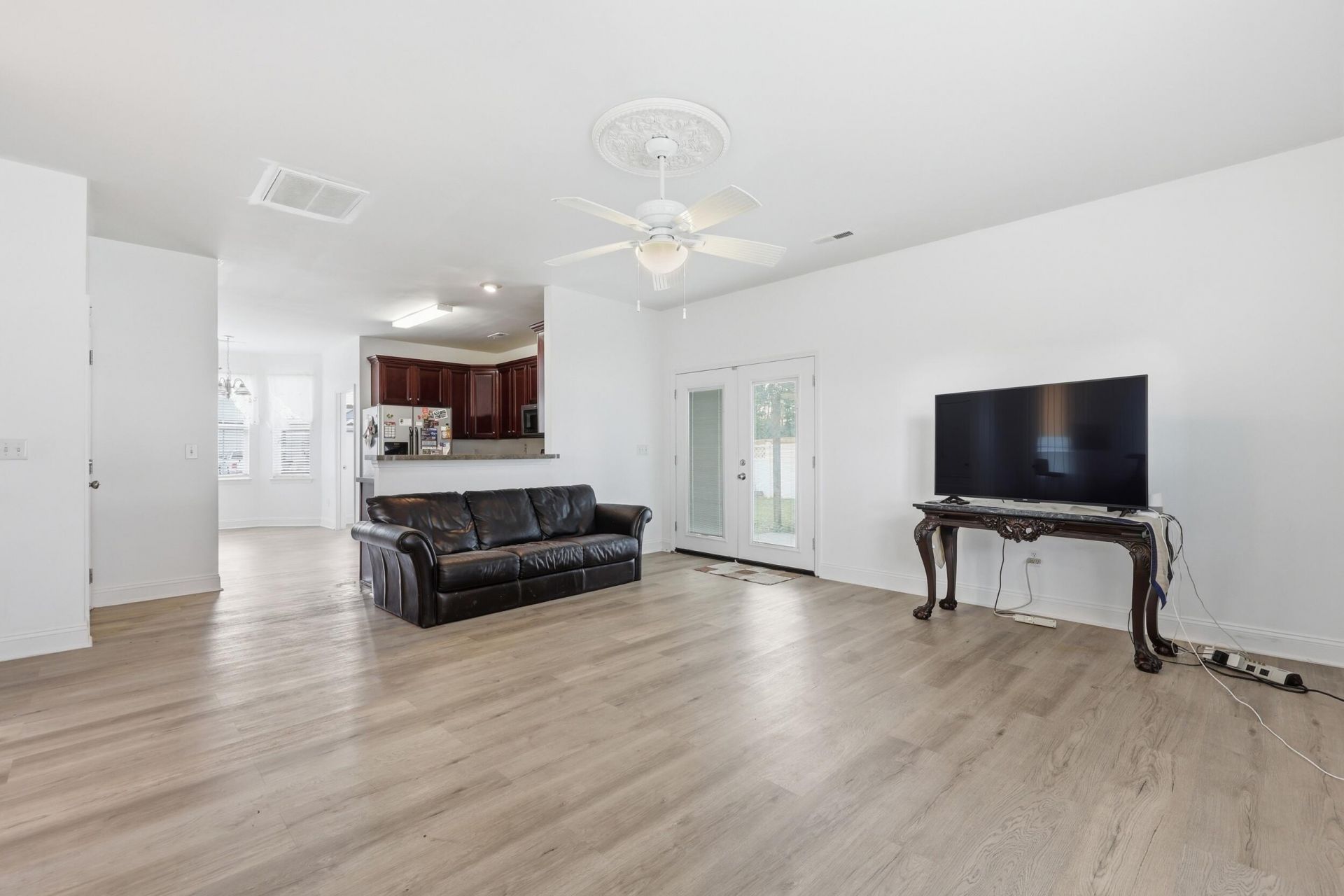 7786 Discovery Road Photo 5