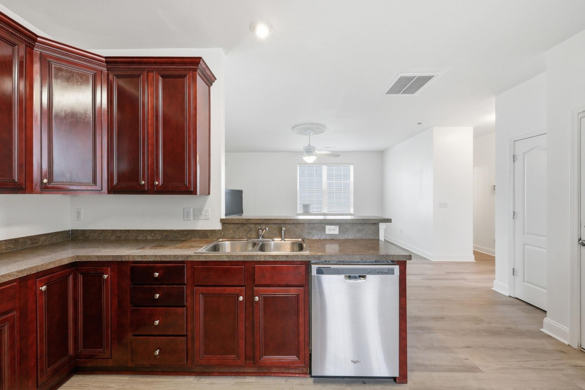 7786 Discovery Road Photo 9