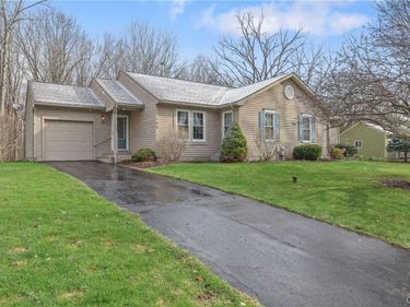 105 Niblick Circle, Baldwinsville, NY 13027