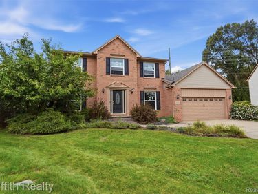 938 Meadowbrook Court, Milford Village, Mi 48381