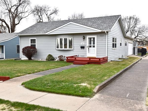 101 S Van Buren Avenue, Pierre, SD 57501