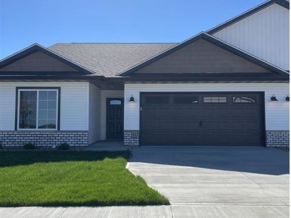 841 Armands Ln, Tiffin, IA 52340