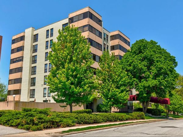3100 Grand Avenue, Unit 5H, Des Moines, IA 50312
