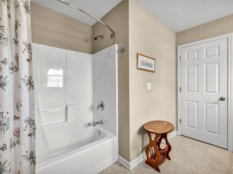 8330 Beaumont Drive , Mentor, OH 44060 Photo 36