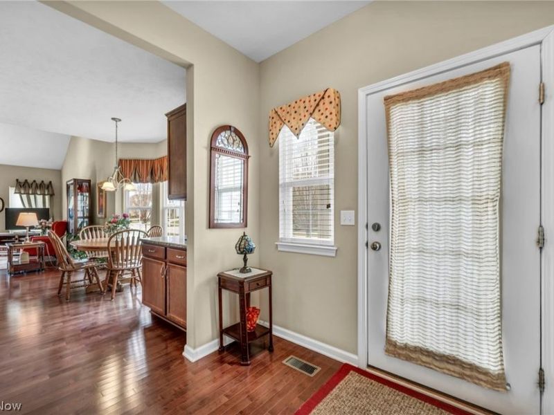 8330 Beaumont Drive , Mentor, OH 44060 Photo 8