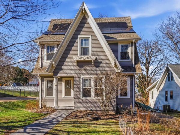 1135 Wood Street, Dubuque, IA 52001