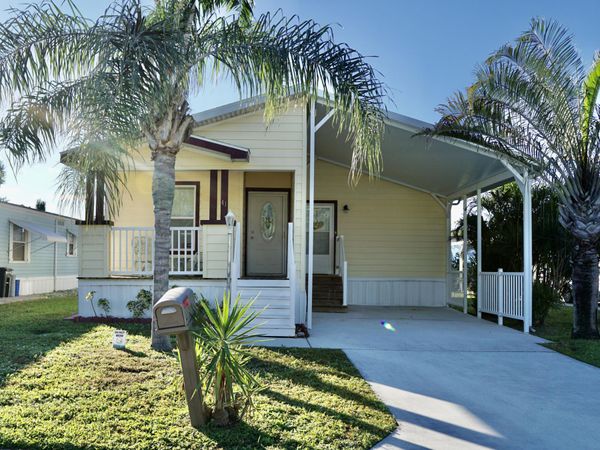 41 Montilla Way, Port St. Lucie, FL 34952