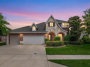 9924 Chrysalis Drive, Fort Worth, TX 76131