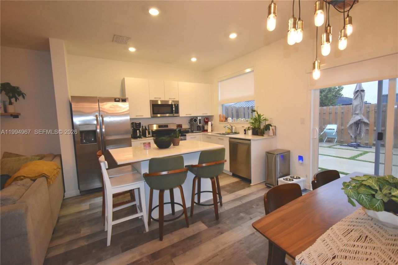 12107 NW 24th Pl, Miami, FL 33167 Photo