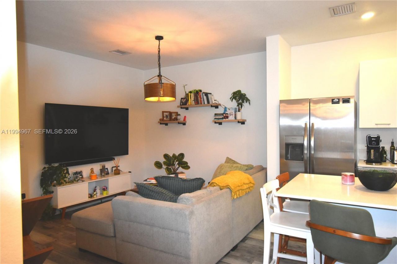 12107 NW 24th Pl, Miami, FL 33167 Photo