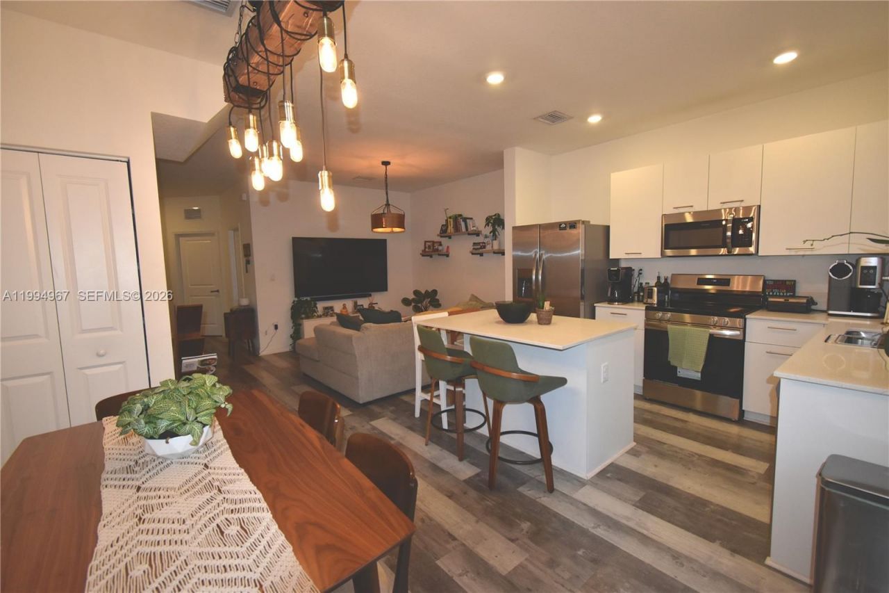 12107 NW 24th Pl, Miami, FL 33167 Photo