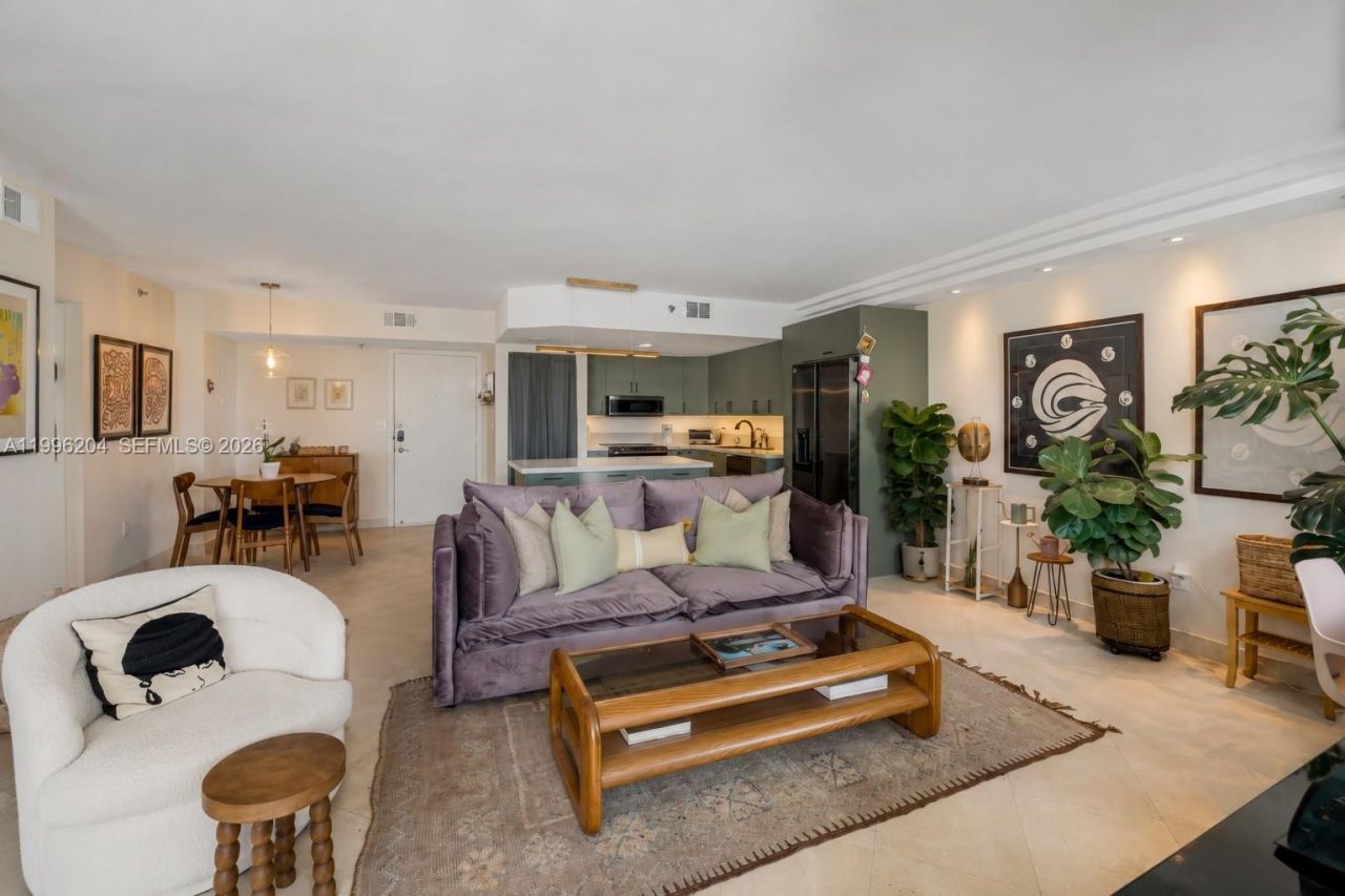 1621 Bay Rd, Unit 802, Miami Beach, FL 33139 Photo