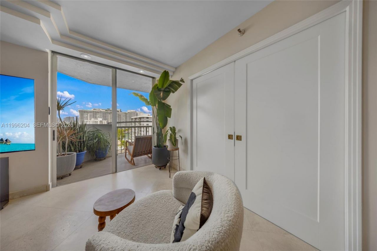 1621 Bay Rd , Unit 802, Miami Beach, FL 33139 Photo