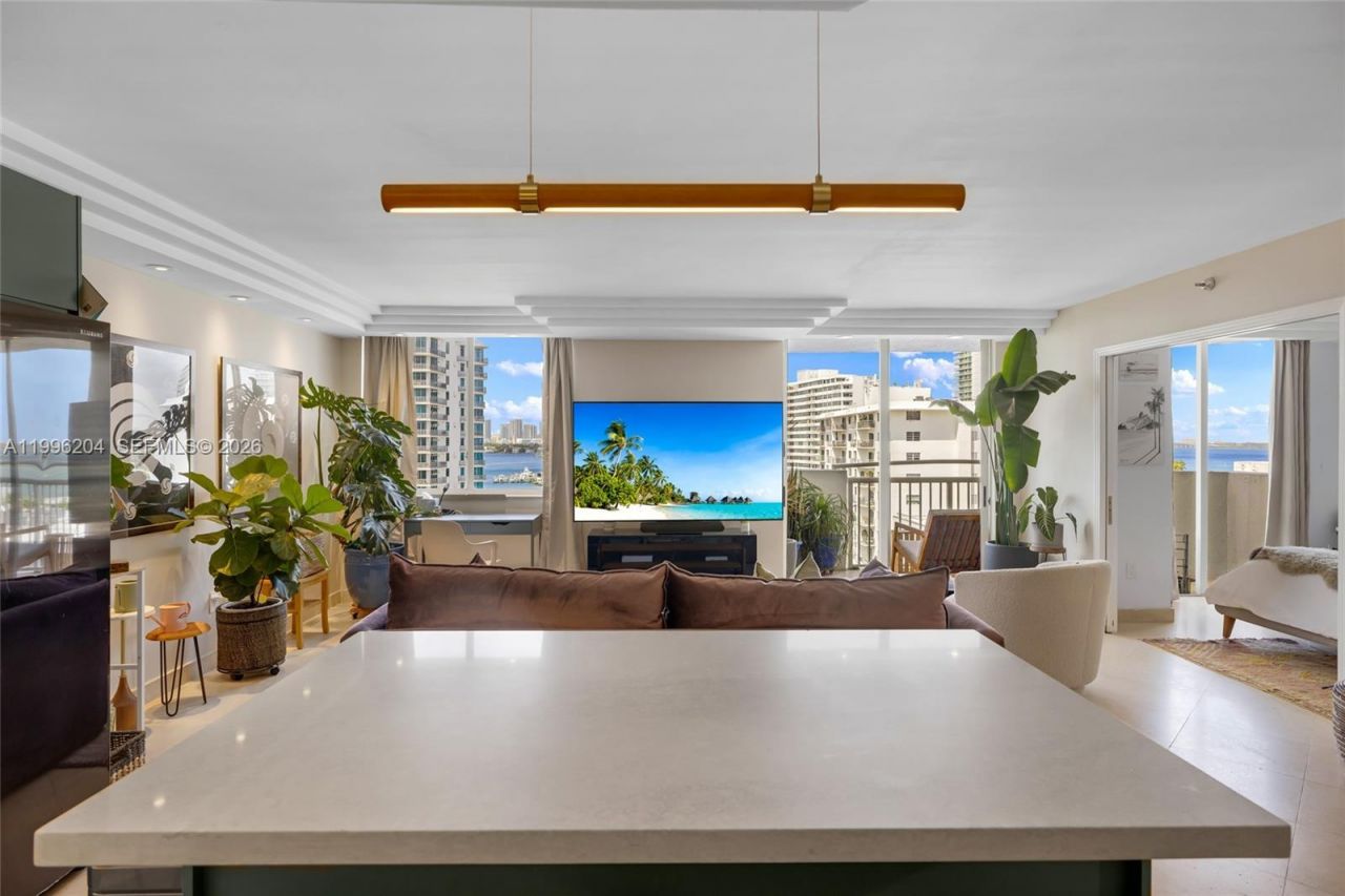 1621 Bay Rd , Unit 802, Miami Beach, FL 33139 Photo