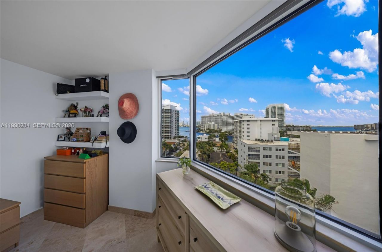 1621 Bay Rd , Unit 802, Miami Beach, FL 33139 Photo