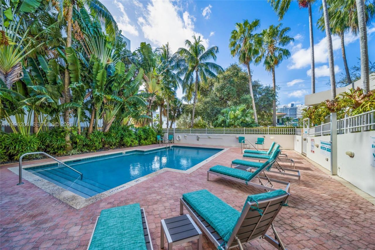 1621 Bay Rd , Unit 802, Miami Beach, FL 33139 Photo