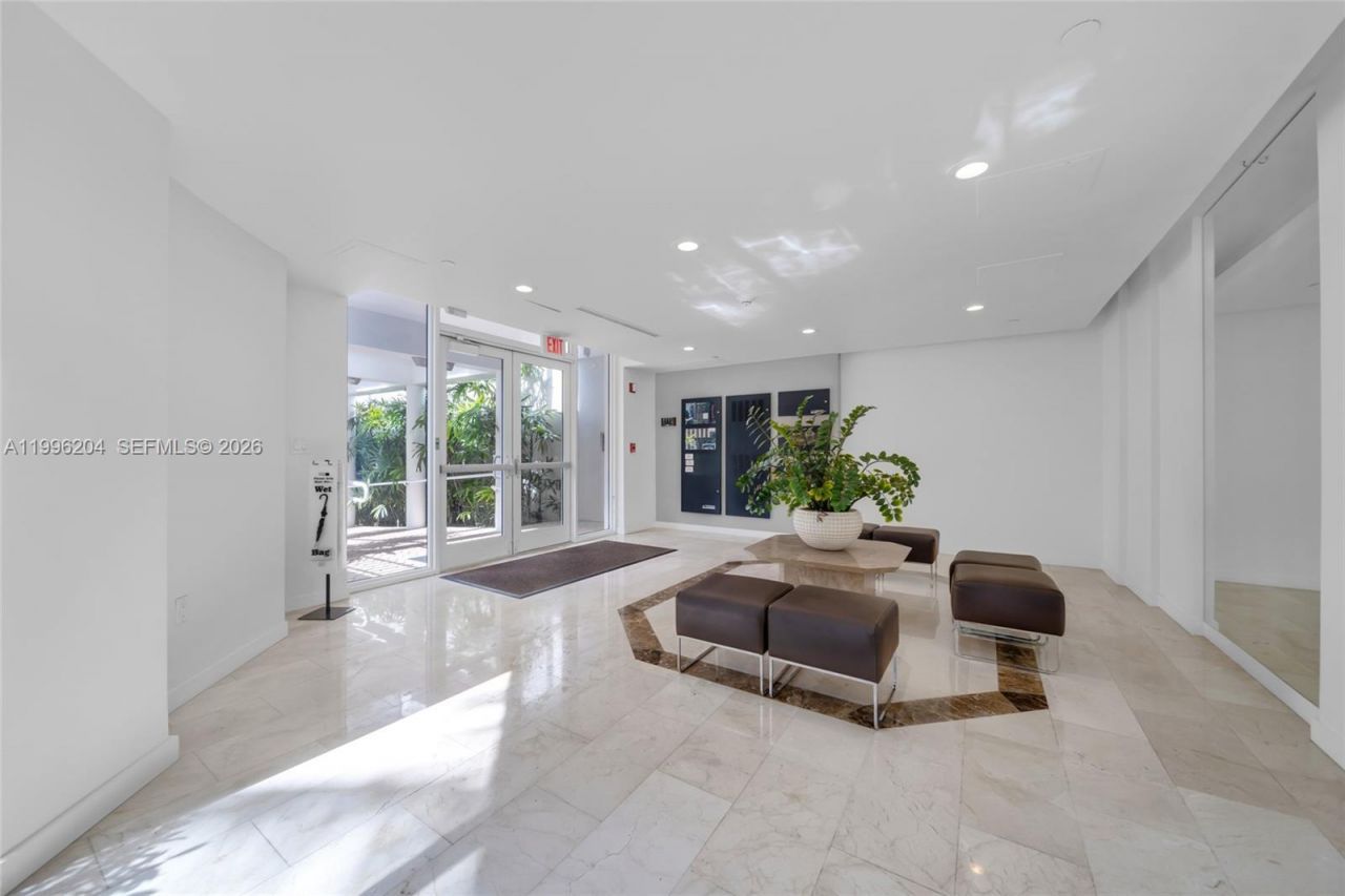 1621 Bay Rd , Unit 802, Miami Beach, FL 33139 Photo