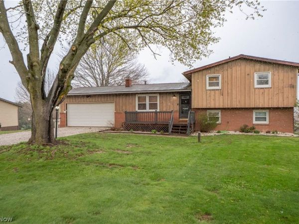 10288 Hunting Hills Avenue NE, Hartville, OH 44632
