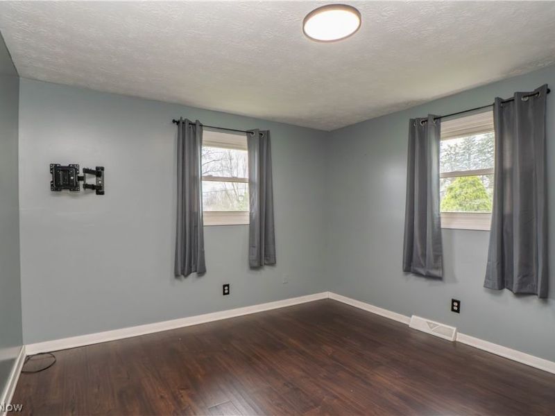 10288 Hunting Hills Avenue NE, Hartville, OH 44632 Photo 14