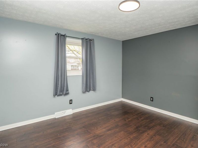 10288 Hunting Hills Avenue NE, Hartville, OH 44632 Photo 15