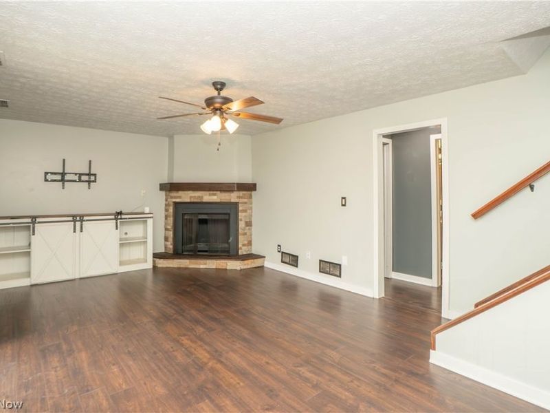 10288 Hunting Hills Avenue NE, Hartville, OH 44632 Photo 23