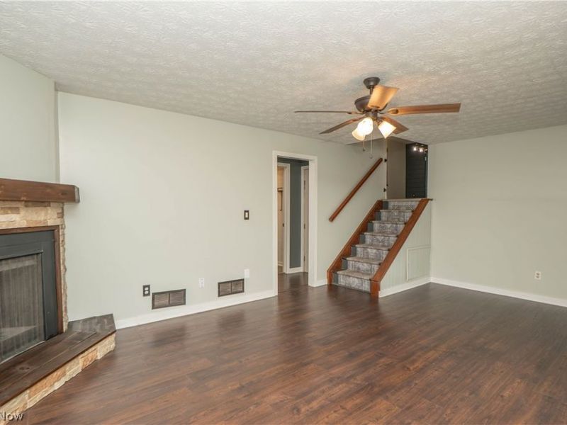 10288 Hunting Hills Avenue NE, Hartville, OH 44632 Photo 24