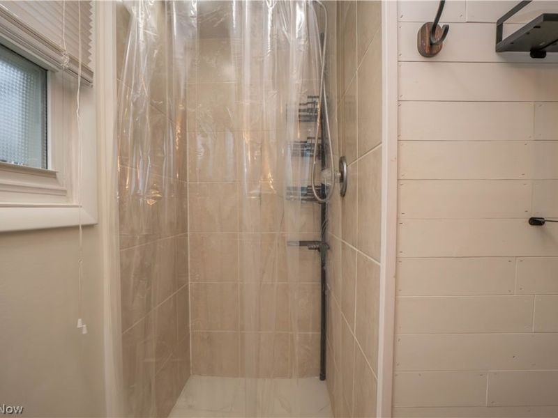 10288 Hunting Hills Avenue NE, Hartville, OH 44632 Photo 29