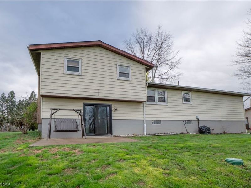 10288 Hunting Hills Avenue NE, Hartville, OH 44632 Photo 30