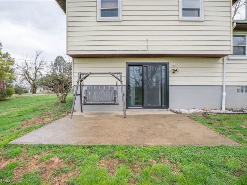 10288 Hunting Hills Avenue NE, Hartville, OH 44632 Photo 31