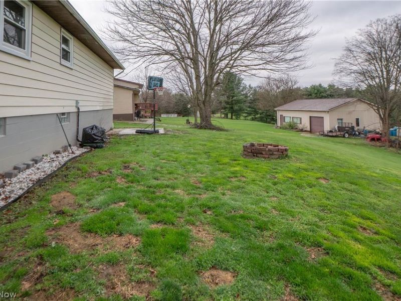 10288 Hunting Hills Avenue NE, Hartville, OH 44632 Photo 33