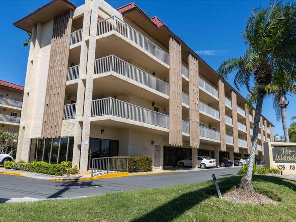 105 ISLAND WAY , Unit 142, CLEARWATER BEACH, FL 33767