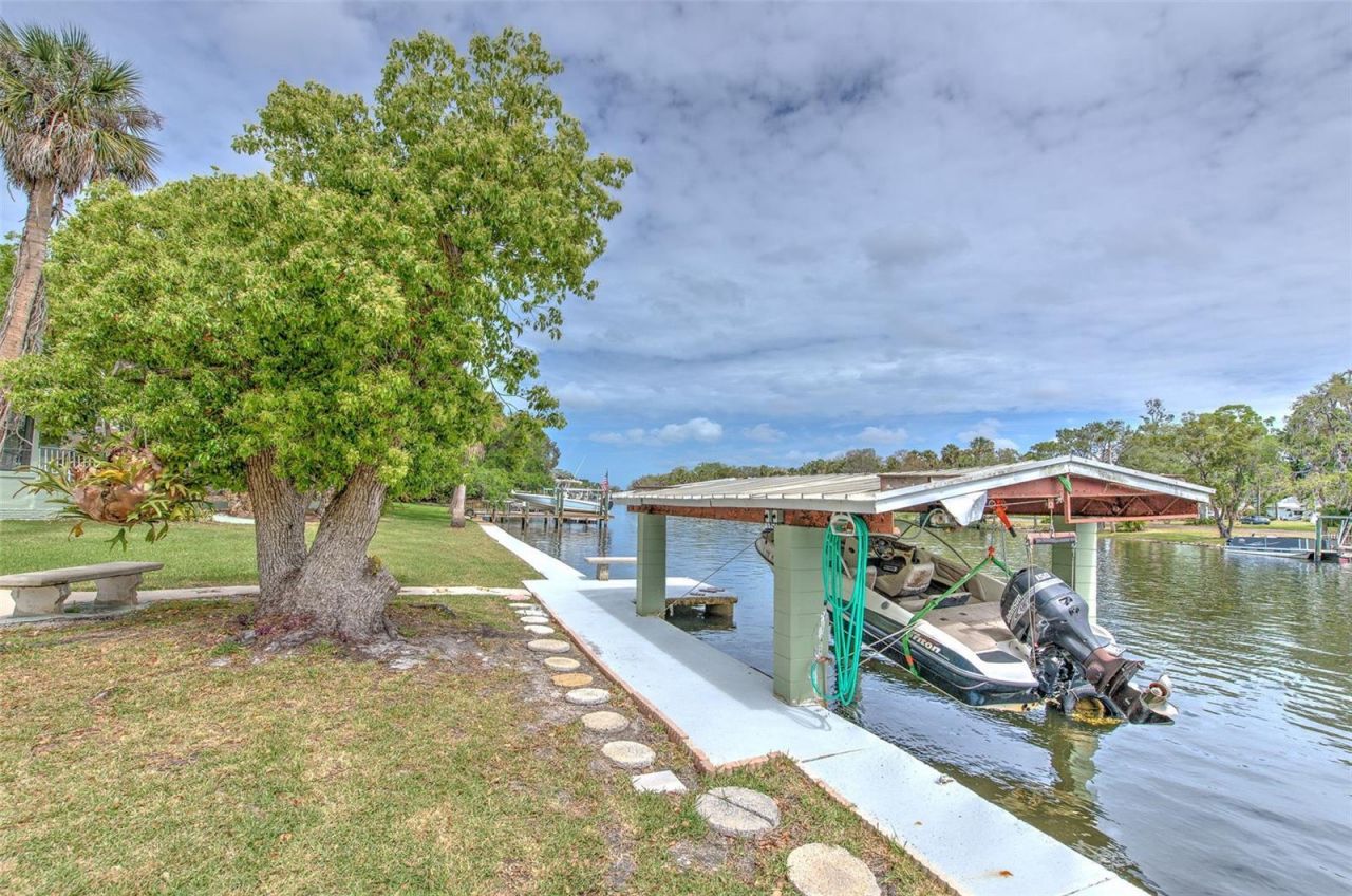 7102 Mandy Lane, New Port Richey, FL 34652 Photo