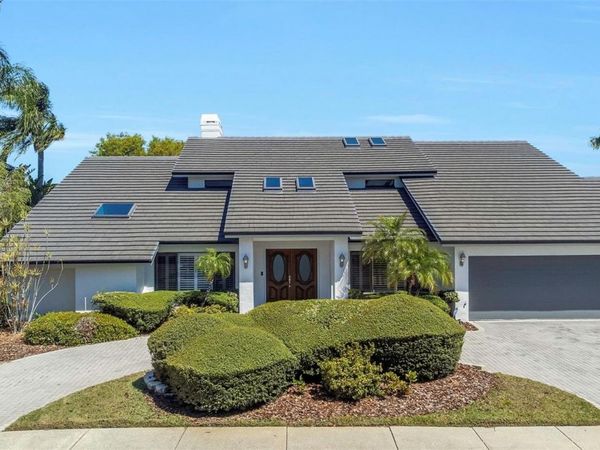 9821 BAY ISLAND DRIVE , TAMPA, FL 33615