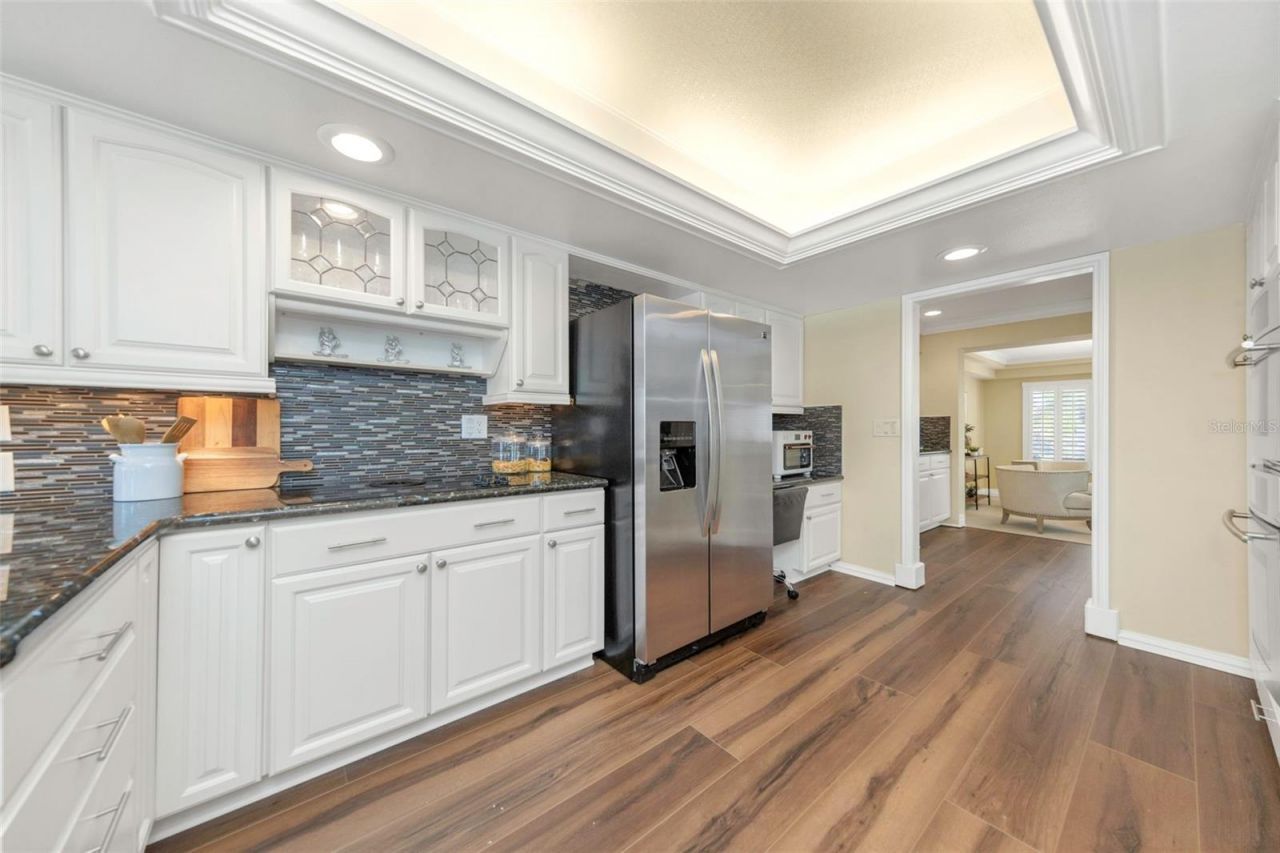 9821 Bay Island Drive, Tampa, FL 33615 Photo