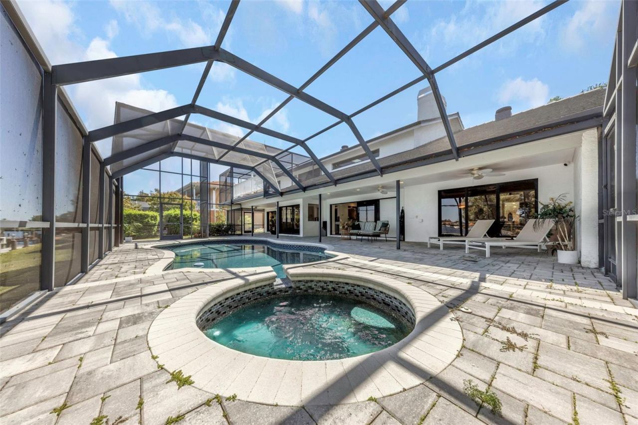 9821 Bay Island Drive, Tampa, FL 33615 Photo