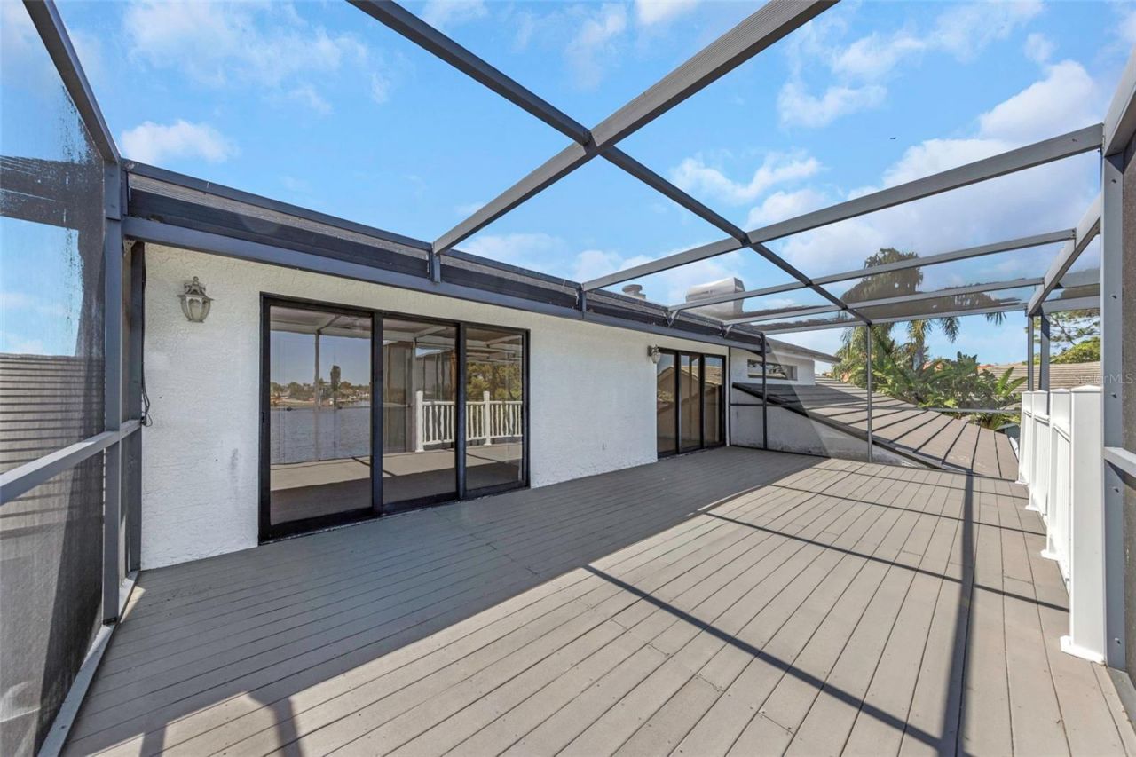 9821 Bay Island Drive, Tampa, FL 33615 Photo