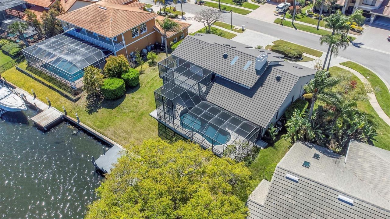 9821 Bay Island Drive, Tampa, FL 33615 Photo