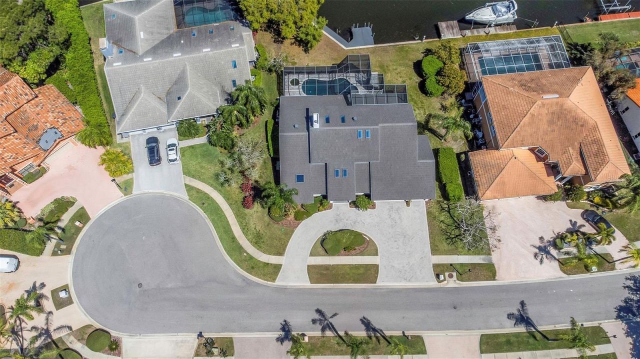 9821 Bay Island Drive, Tampa, FL 33615 Photo