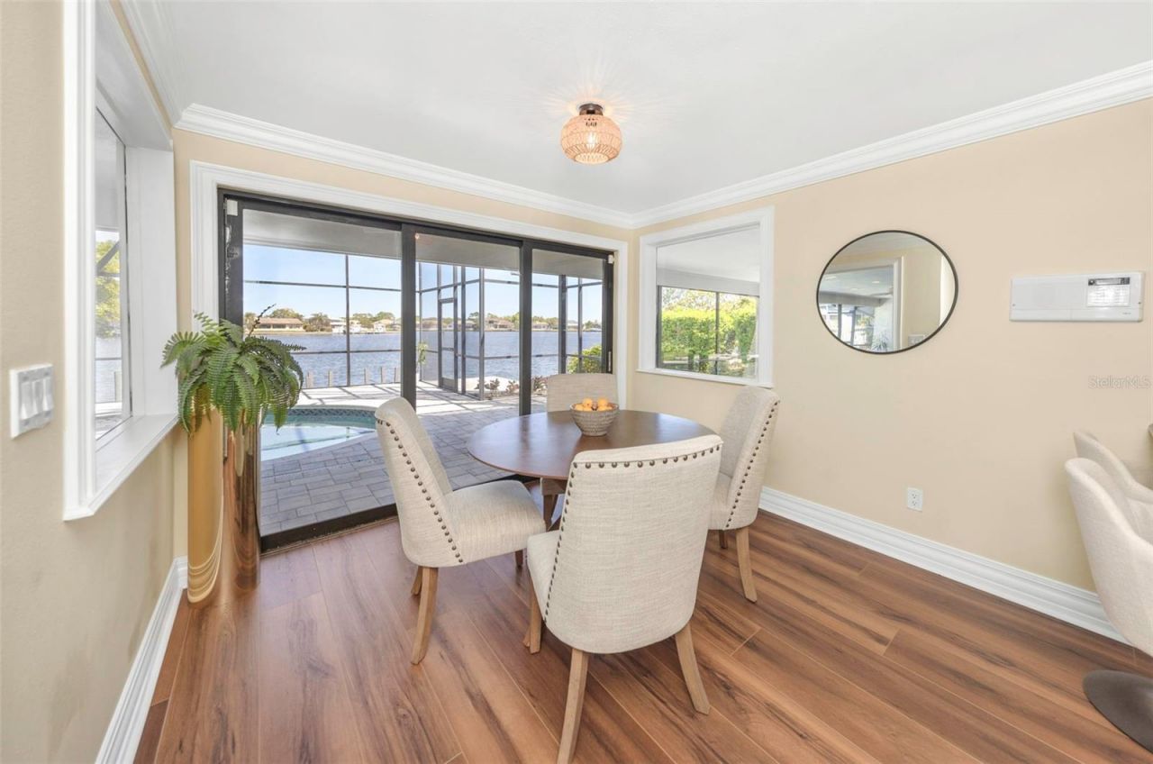 9821 Bay Island Drive, Tampa, FL 33615 Photo