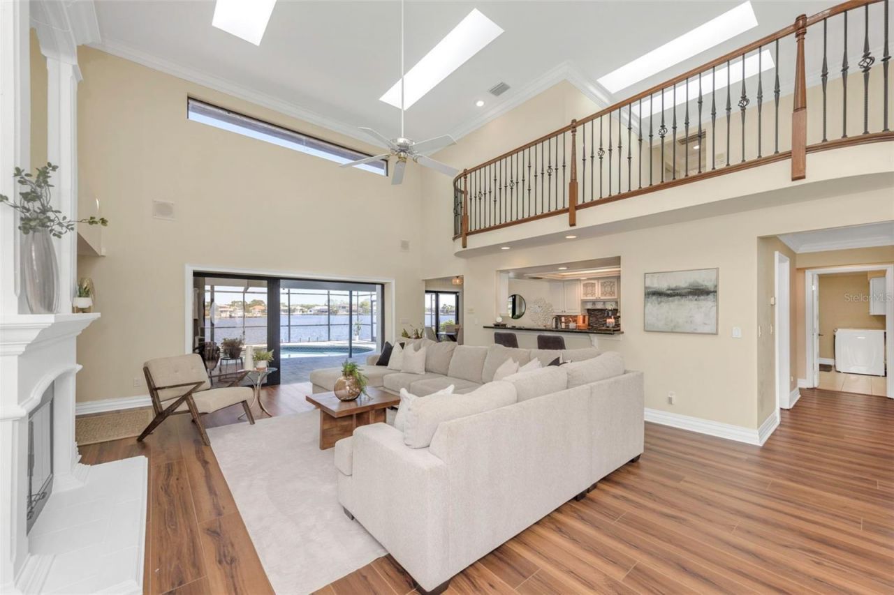 9821 Bay Island Drive, Tampa, FL 33615 Photo