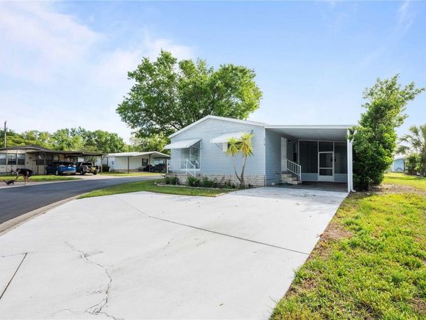 3210 HICKORY DRIVE , WESLEY CHAPEL, FL 33543